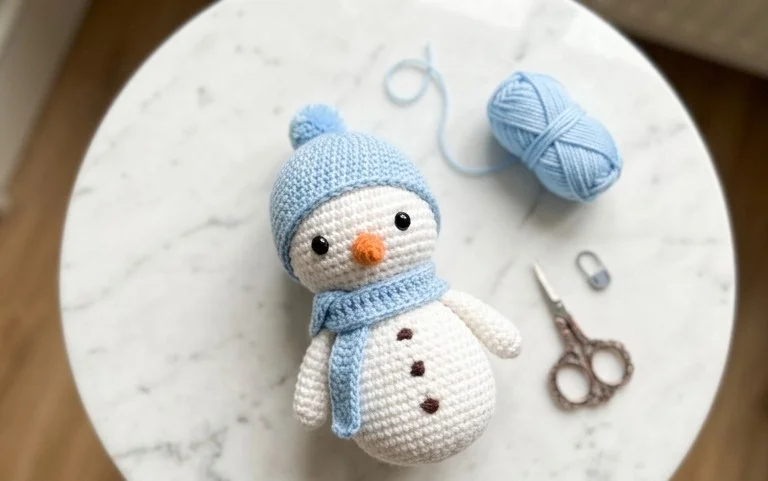 Amigurumi Schneemann häkeln: Kostenlose Anleitung für Anfänger