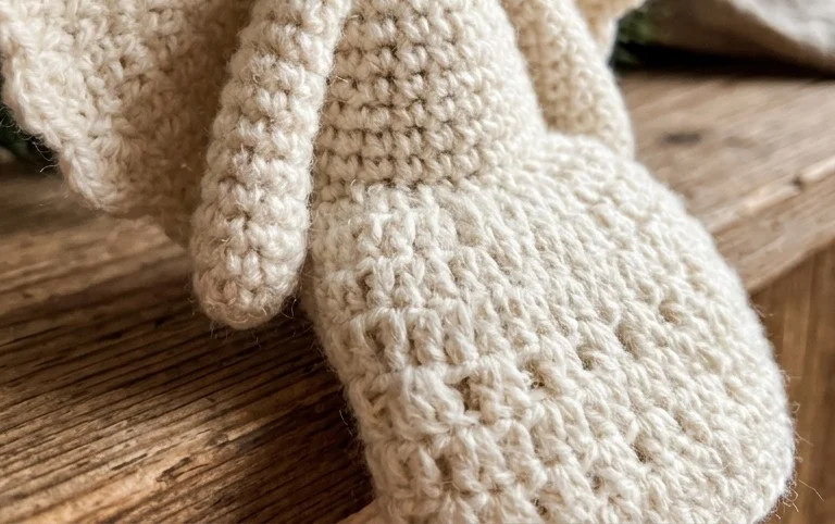 Free Sitting Crochet Angel Pattern (Angelica)